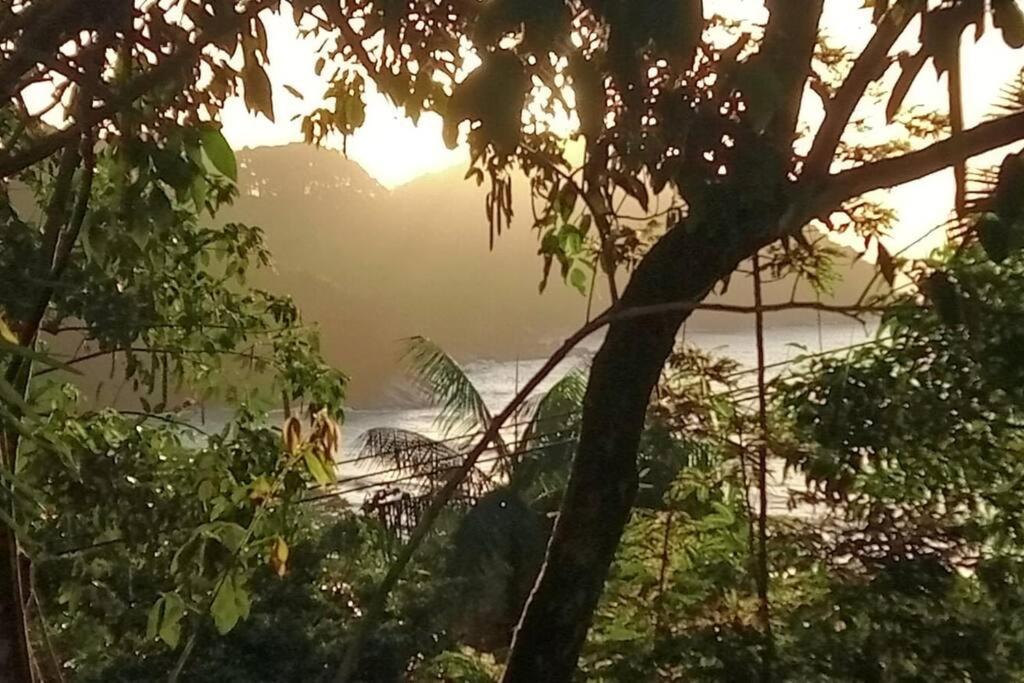 Altar Da Praia Vermelha 180° De Vista Para O Mar Убатуба Екстериор снимка